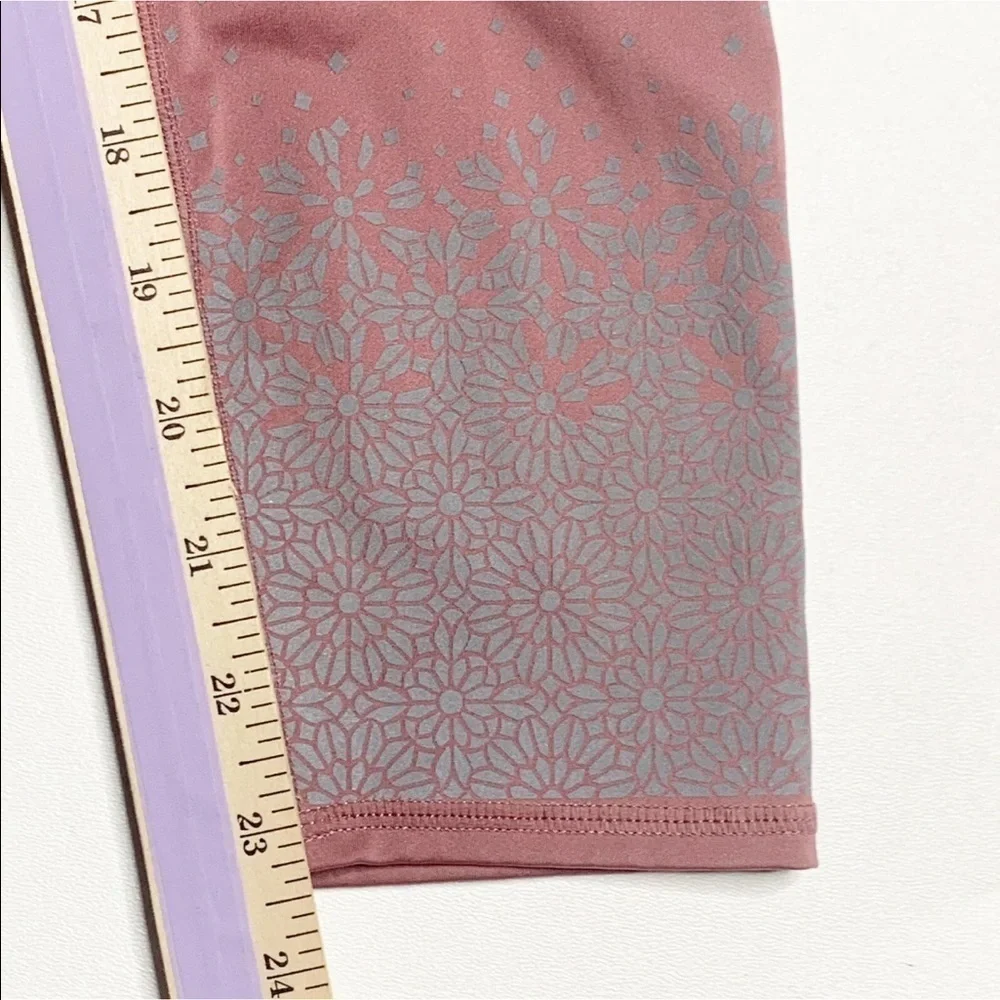 Fabletics Mid-Rise UltraCool Cropped Leggings S